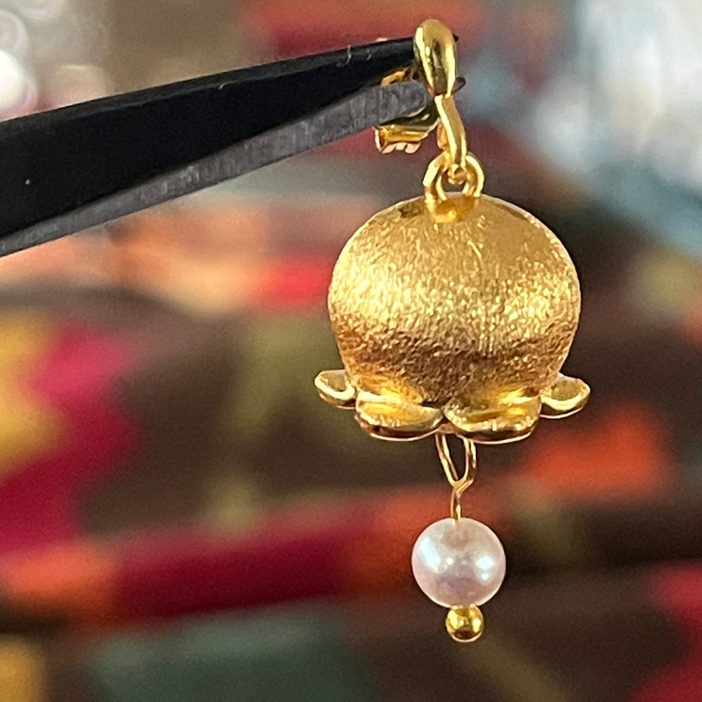 Lily of the Valley Gold Metal Stud Earring w Freshwater Pearl